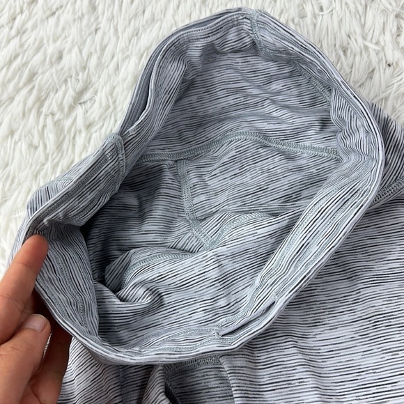 Lululemon Train Times Crop Wee Are From Space Ice Grey Alpine White - Picture 4 of 7